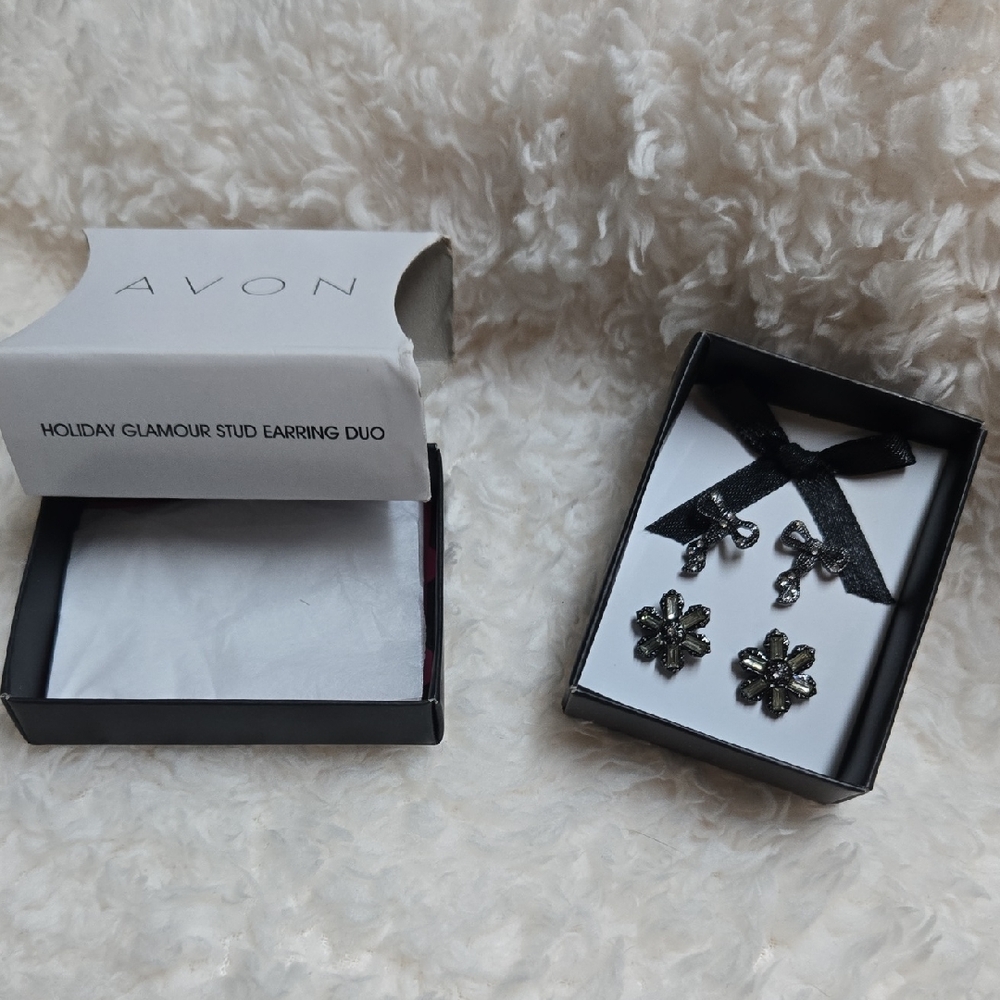 Avon Black and Silver Floral Stud Earrings